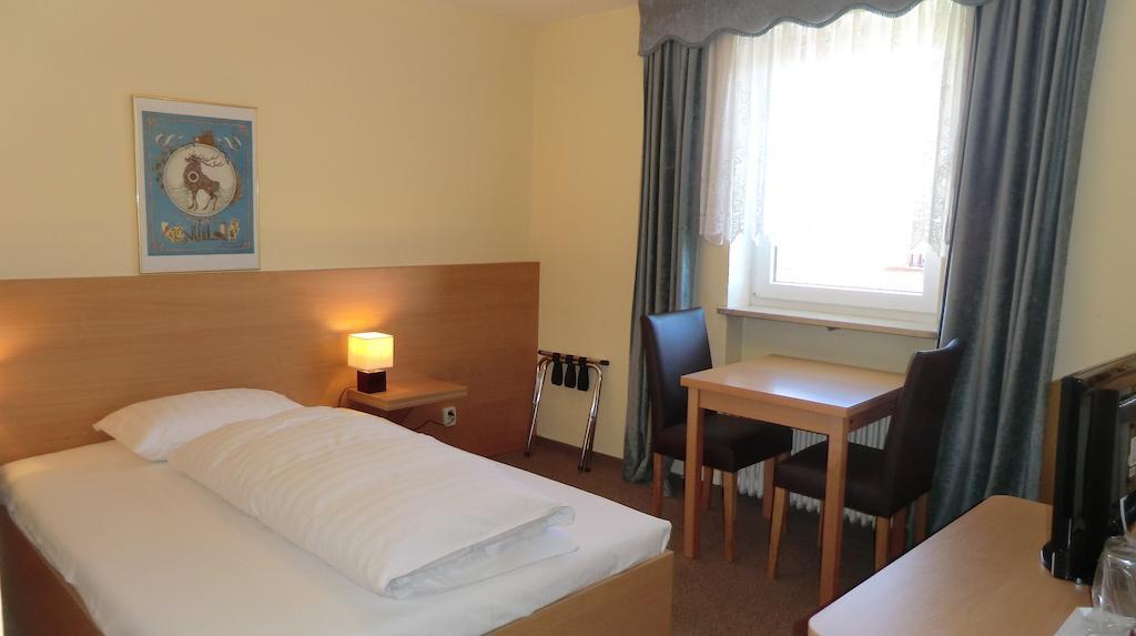Hotel Simon Gauting Zimmer foto